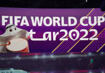 Чемпионат мира по футболу все-таки покажут в России, несмотря на разговоры о том, что ФИФА и в этом нам откажет. Традиционно матчи мундиаля, который в этом году пройдет в Катаре, будут транслировать «Первый канал», ВГТРК и «Матч ТВ» - подробности сделки в материале «МК-Спорт».