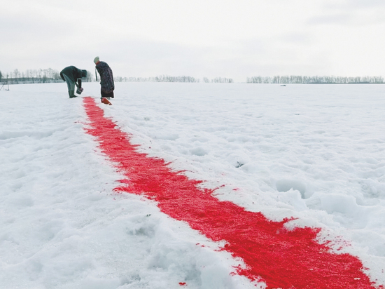 Запрещенка в красном