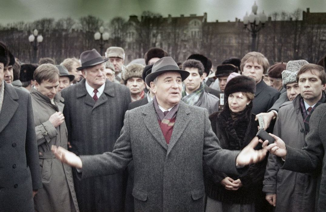 Жизнь Михаила Горбачева в фотографиях: КПСС, Раиса, перестройка и отставка