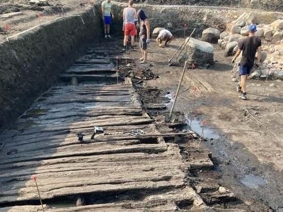 Костромские древности: на улице 1 Мая обнаружилась деревянная мостовая XVIII  века