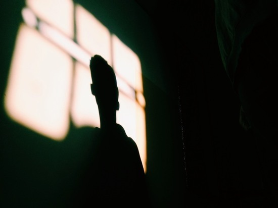 В Петрозаводске неизвестные ворвались в квартиру и забрали мобильные телефоны