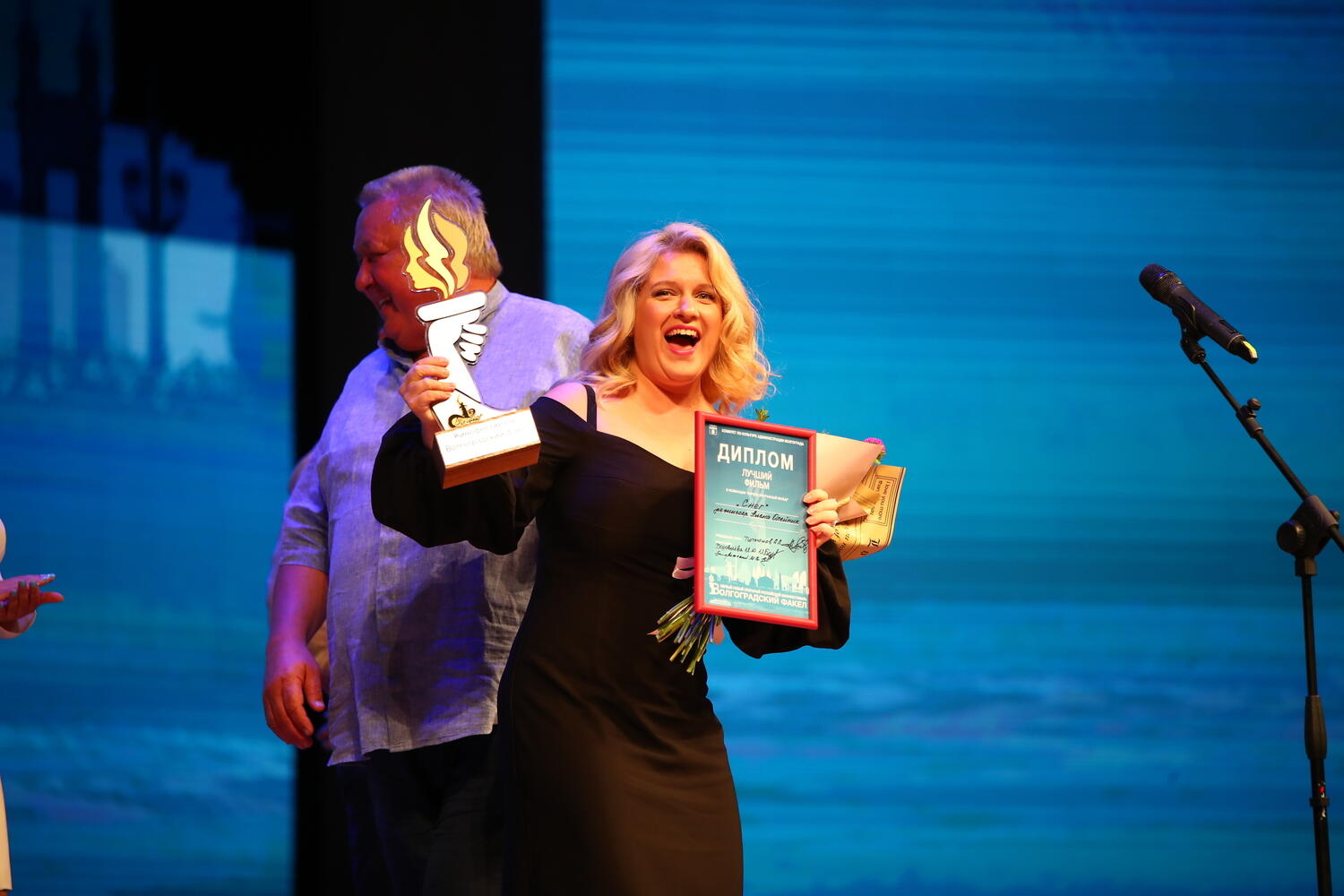 ведущая закрытия фестиваля