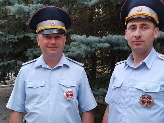 В Брянске сотрудники ДПС спасли трехлетнего малыша