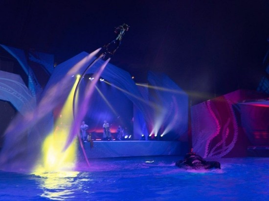 Спектакль «Живая вода» прошел в казанском Дворце водных видов спорта