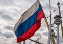 Установка оборудования, необходимого для еженедельной церемонии подъема российского флага в школах Барнаула обойдется городу в 4 млн рублей.