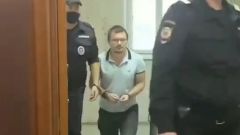 Логунова доставили в Басманный суд для избрания меры пресечения