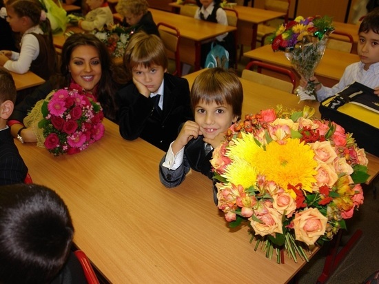 В российские школы на 1 сентября пошли 2 млн первоклассников
