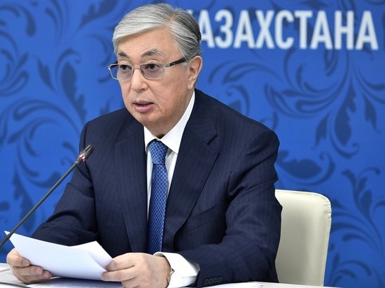 Токаев: дети в Казахстане должны знать и казахский, и русский языки