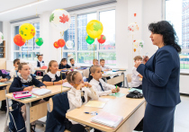 Сегодня, 1 сентября, в российских школах впервые прошел урок патриотического воспитания, который в этом году станет еженедельным