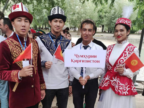 Кыргызстанцы сыграли и спели на «Крыше мира» в Таджикистане