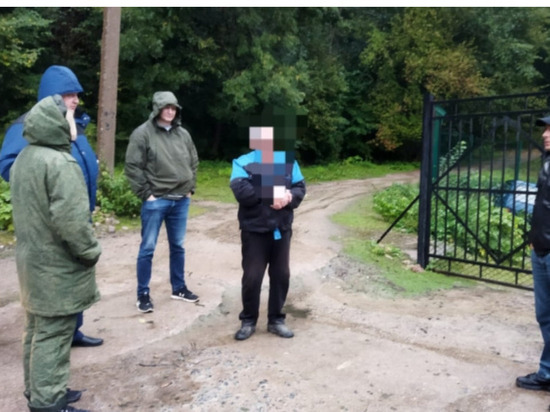 Мужчине предъявили обвинение в убийстве знакомого в 2016 году в Ломоносовском районе
