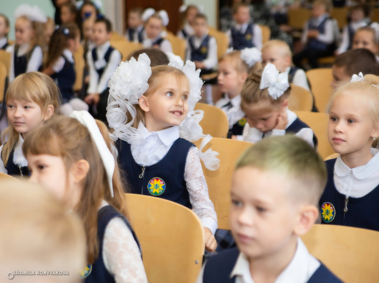 На День знаний школьникам Петрозаводска подарили музыкальную программу "Волшебное кантеле"