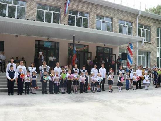 В ЛНР 1 сентября за парты сели свыше 114 тысяч школьников