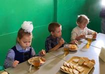 Школьные обеды должны быть не только питательными, но и вкусными для учащихся, считают в Правительстве ДНР