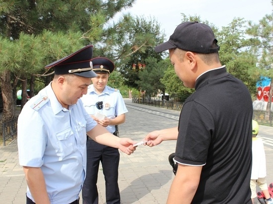 Полицейские Калмыкии отмечают День патрульно-постовой службы