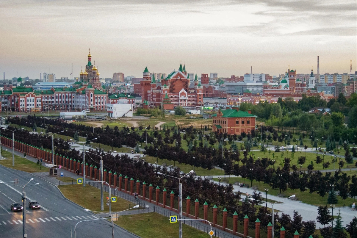 Воскресенский собор Йошкар Ола осень