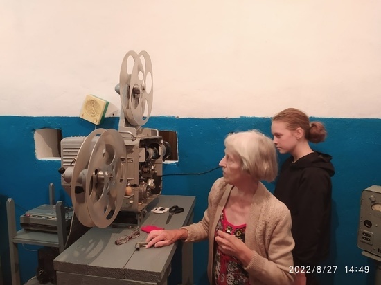 Жители Почи давно мечтали о  возобновлении кинопоказов, не проводившихся в клубе с 1998 года. Идея была поддержана Кенозерским национальным парком в рамках проекта «Северное сияние»