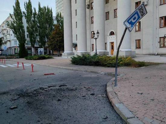 В Донецке залатали воронки от снарядов