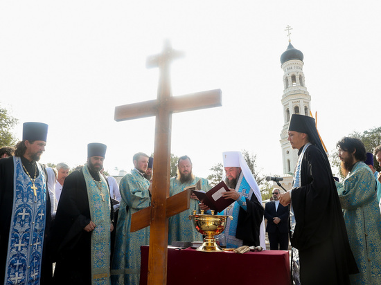 В Астрахани заложили камень и памятную капсулу в основание нового храма