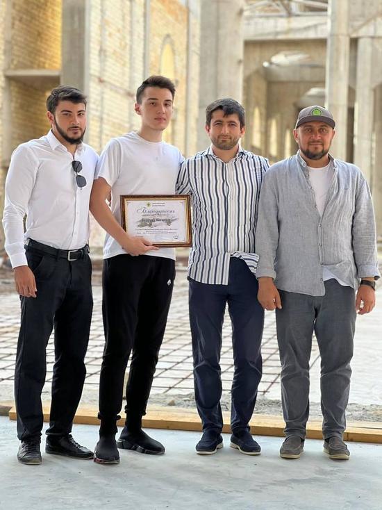 Чемпион мира по Dota2 выделил полмиллиона на духовный центр Дагестана