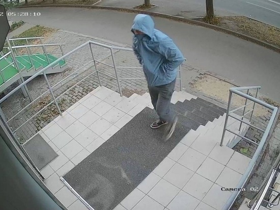 На улице Гагарина в Рязани двое неизвестных ограбили магазин кальянов