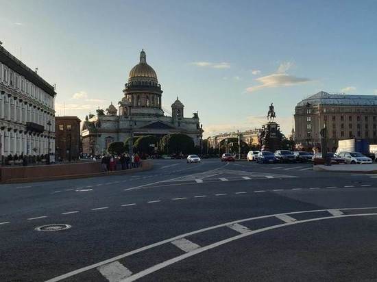 Петербург попал в тройку самых популярных направлений для осеннего отдыха у россиян