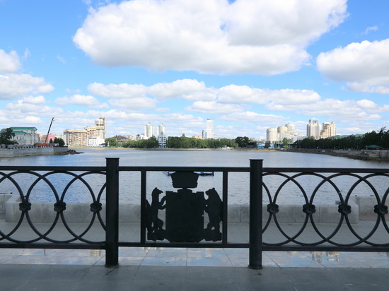 Более 30 миллионов рублей выделит мэрия Екатеринбурга на бюсты Петра I и Екатерины I