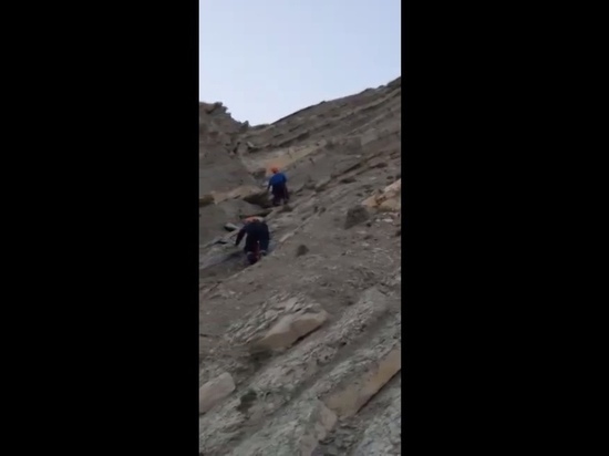 Спасатели сняли с горы под Новороссийском нетрезвых мужчин