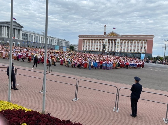 В Куске установили супер рекорд России в одновременном танце «Тимоня» из 2032 человек