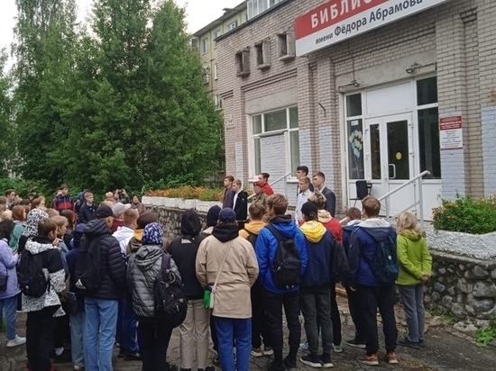 Военнослужащий отметил, что с помощью фейков недоброжелатели пытаются запугать россиян