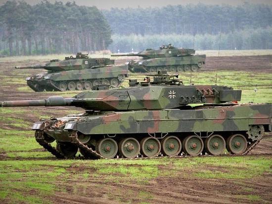 Шмыгаль и Шольц обсудили поставку Киеву танков Leopard