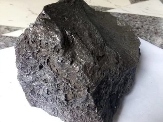В Новосибирске выставили на продажу за 3 млн кусок метеорита
