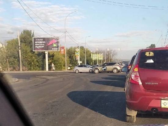 Неудачный понедельник: утро в Пензе началось с ДТП