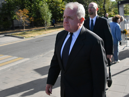 Госдепартамент обещает оперативно подыскать замену главе дипломатического представительства в Москве