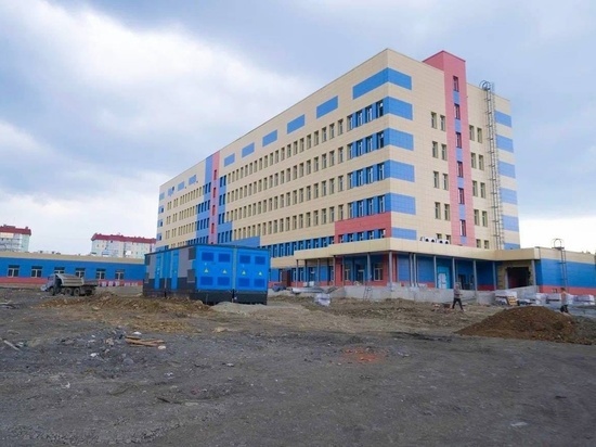 Строительство многопрофильной больницы в кузбасском городе подходит к завершению