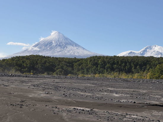 Туристы, которые ждут спасателей в домике вулканологов, не решились идти на восхождение