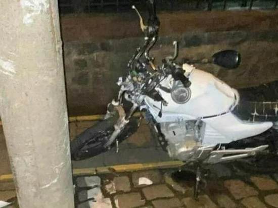 В Калининграде 20-летний водитель мотоцикла врезался в столб