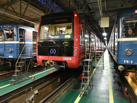 В петербургском метро протестируют новый состав с просторными вагонами