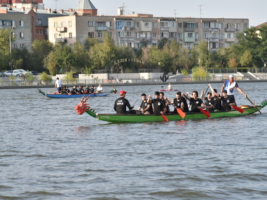 В фестивале водных видов спорта в Астрахани приняли участие около 2,5 тысяч астраханцев