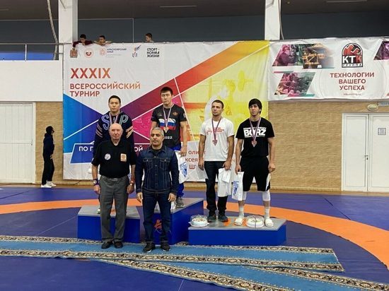 Борцы из Хакасии заняли призовые места на всероссийском турнире