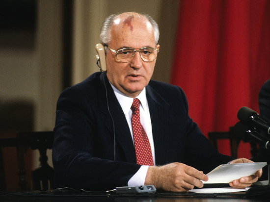 Американский журналист описал судьбу США во главе с Горбачевым