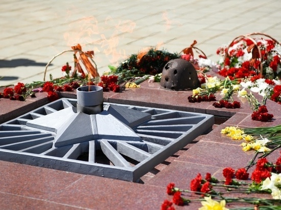 В Кировской области спустя 77 лет передали медальон красноармейца семье