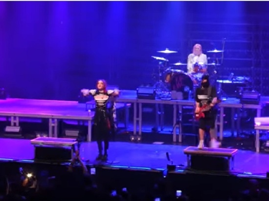 Группа «Кис-Кис» собралась судиться из-за отмены концертов в России