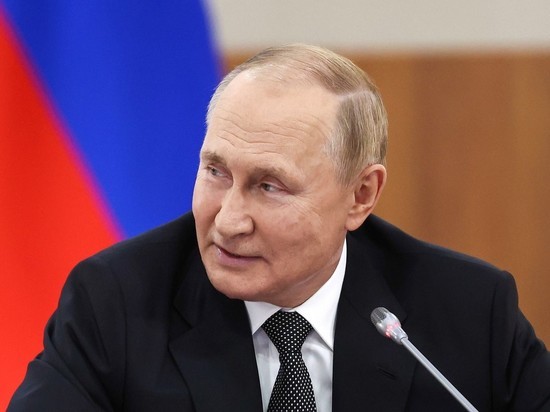 Путин предложил отменить визы для иностранных туристов
