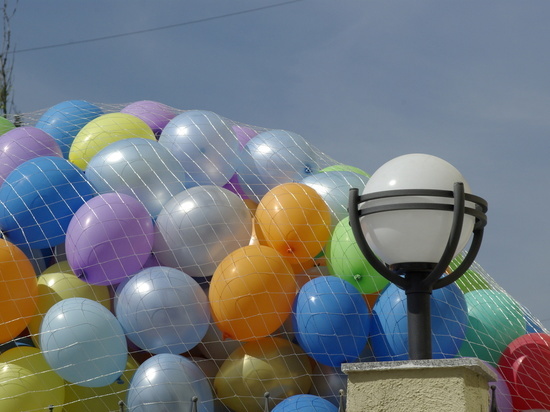 Петербургское небо могут очистить от воздушных шаров