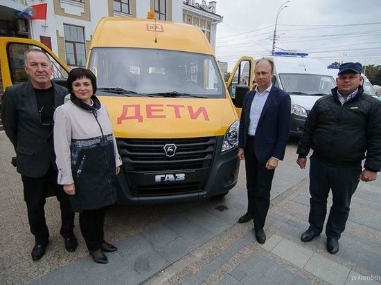 В Новолядинской школе появился новый автобус