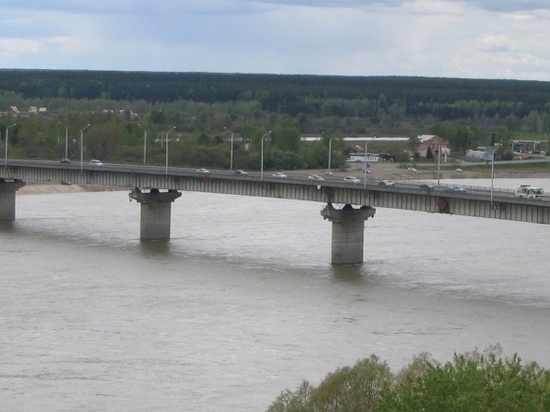 Коммунальный мост в Томске перекроют для большегрузов