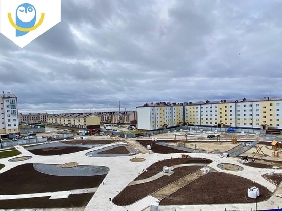 Площадку со спортивными тренажерами под открытым небом строят в Коротчаево