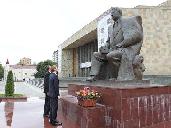 Литературный фестиваль «Дни белых журавлей» открылся в Махачкале