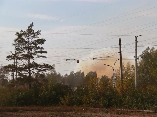 В мэрии Бийска призвали не поддаваться панике из-за пожара вокруг оборонного завода